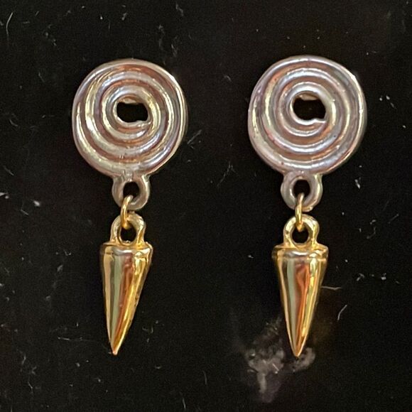 Vintage 1” 1880s Etruscan Revival style two toned silver/gold tone stud earrings - Picture 1 of 10